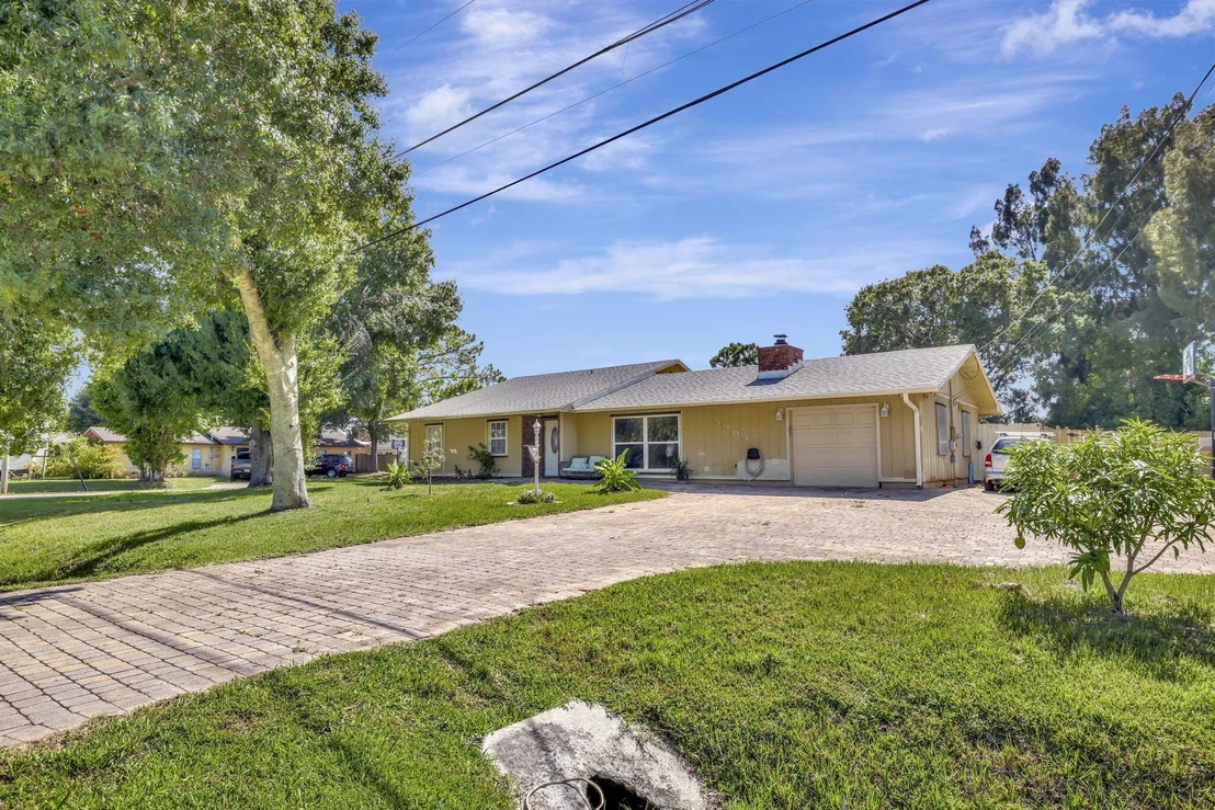 Photo of 5903 Sunset Boulevard