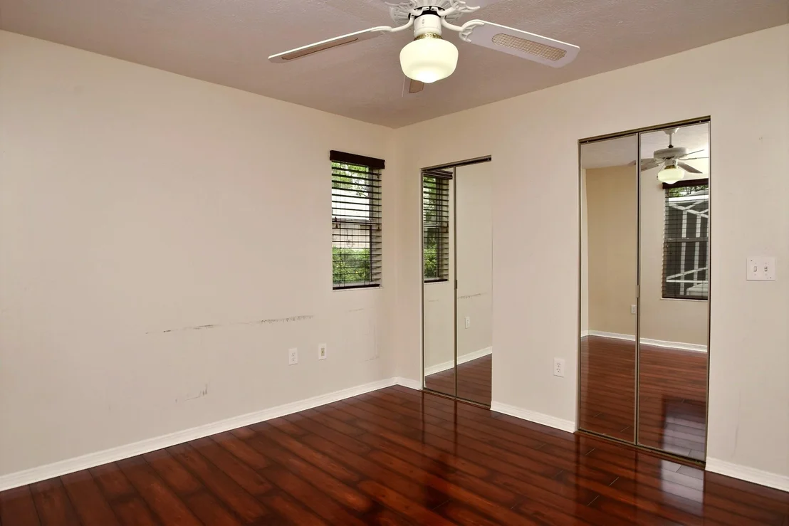 Photo of 5909 Sunset Boulevard