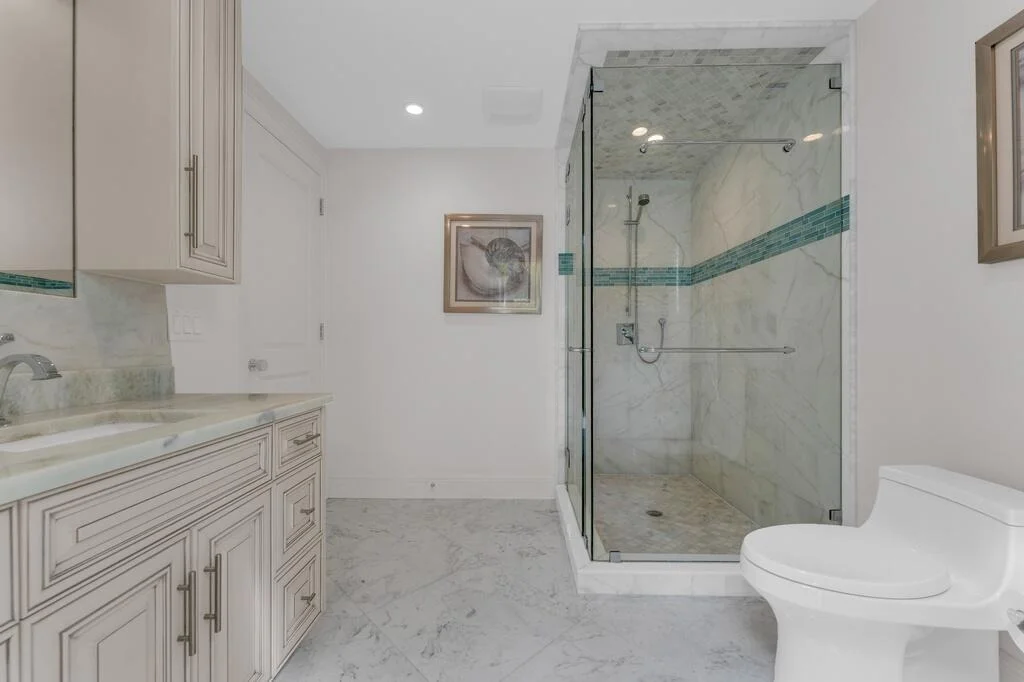 Photo of 355 Oakview Drive
