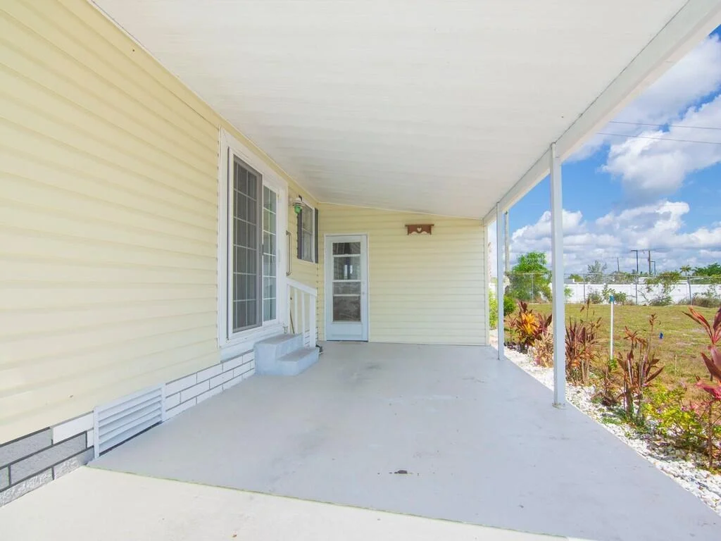 Photo of 196 NE Emerald Drive
