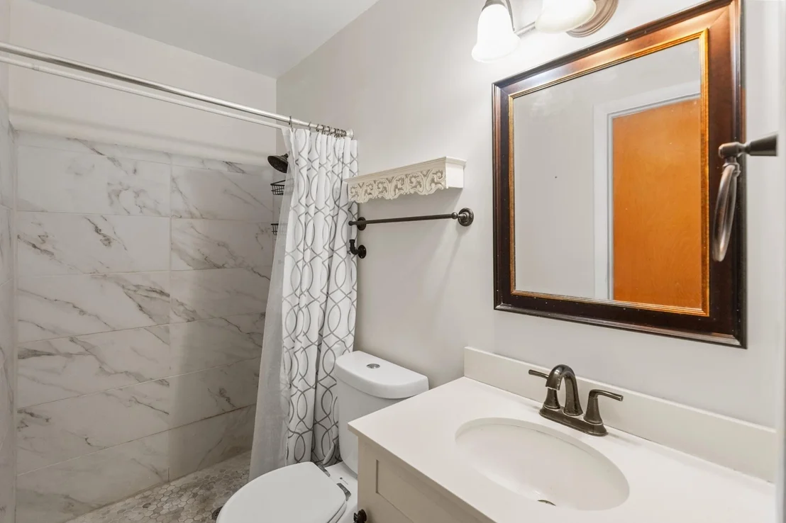 Photo of 1515 CRESCENT Drive