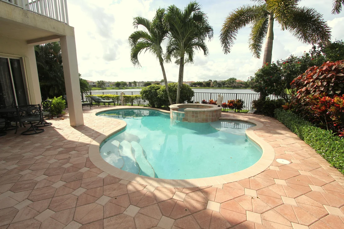 Photo of 1276 Beacon Circle