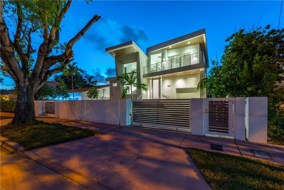 Photo of 4610 Alton Road