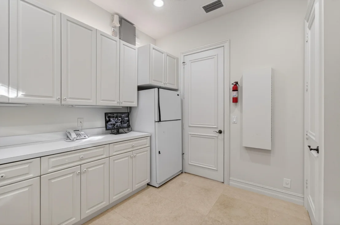 Photo of 331 MIZNER LAKE ESTATES Drive