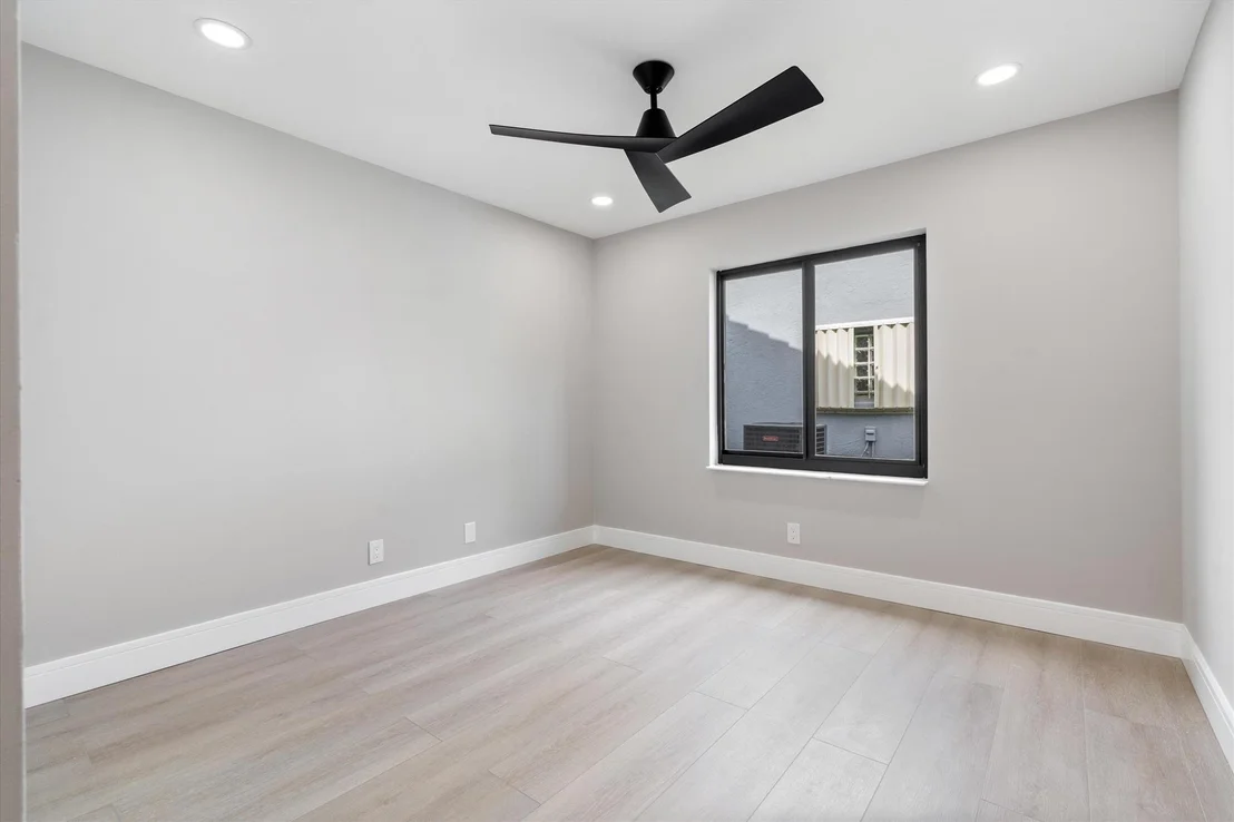 Photo of 9471 Sun Pointe Drive