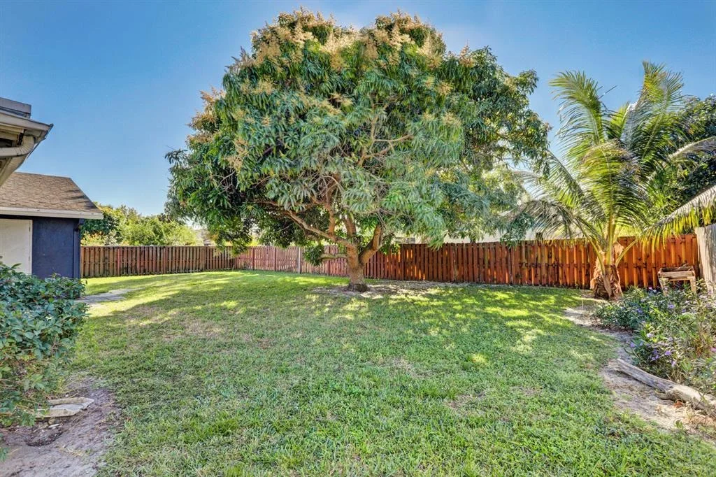 Photo of 1207 Larch Way