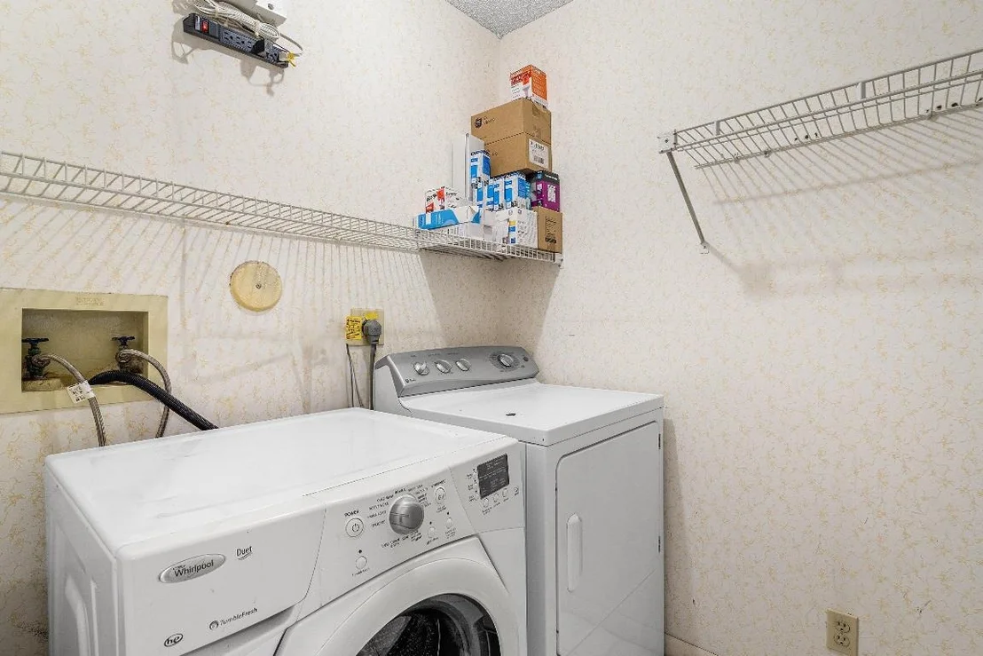 Photo of Unit D at 8077 Springtree Road