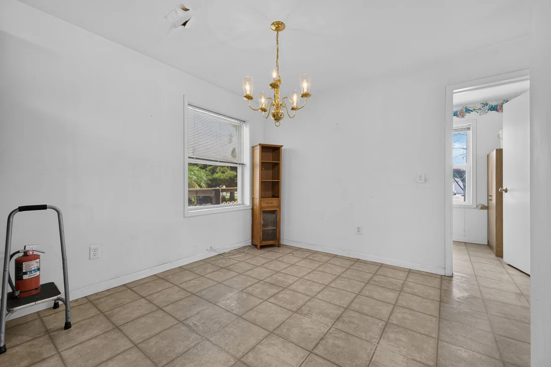 Photo of 2546 SE 27th Street