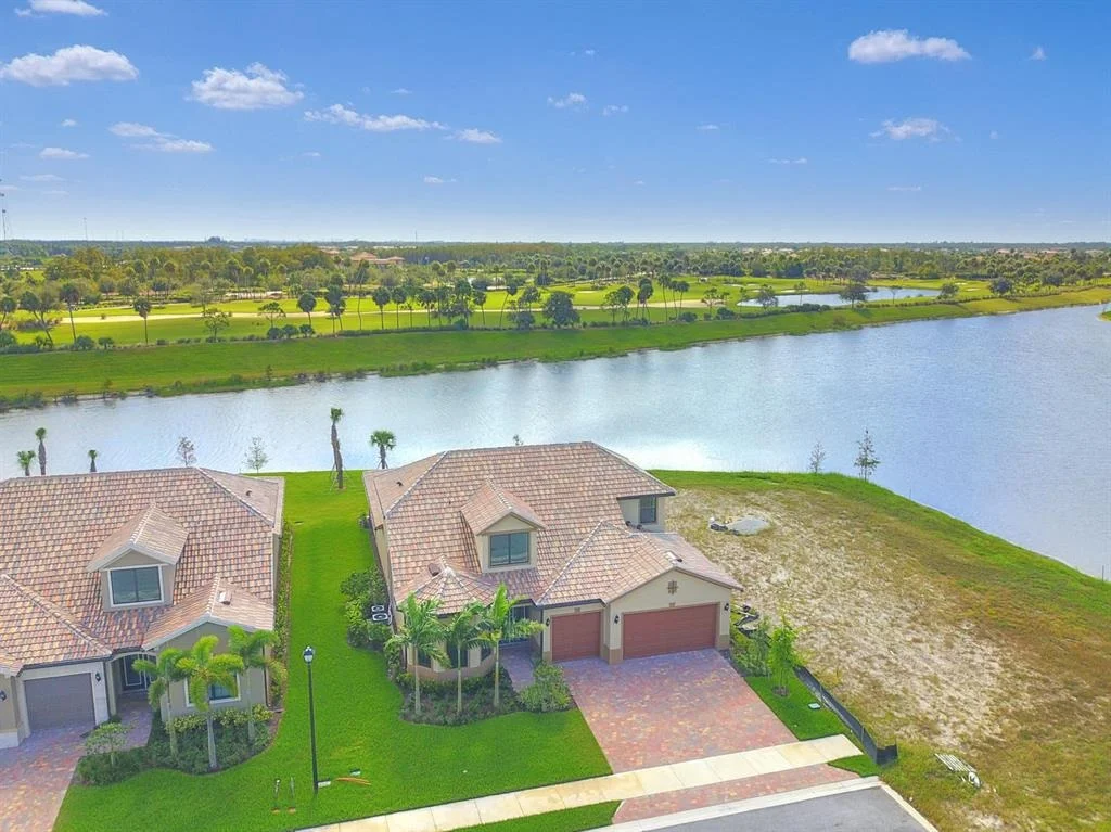 Photo of 213 Alcove Point Lane