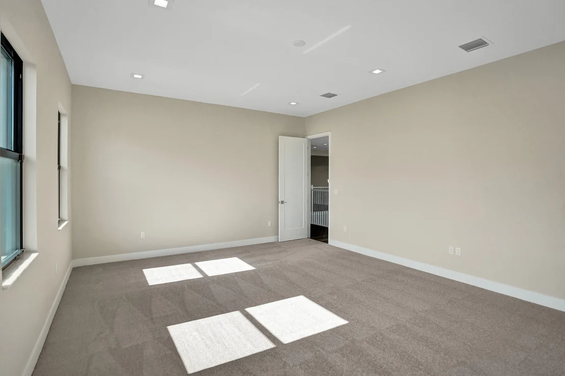 Photo of 9547 Riverside Park Drive