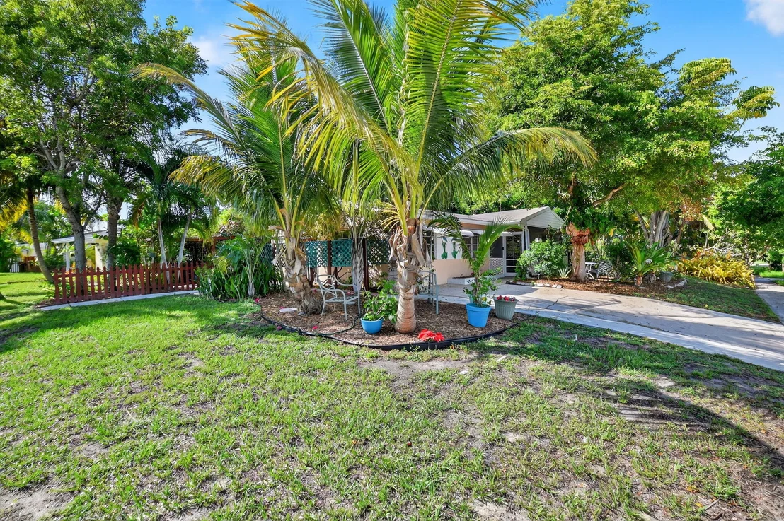 Photo of 702 Sunset Drive