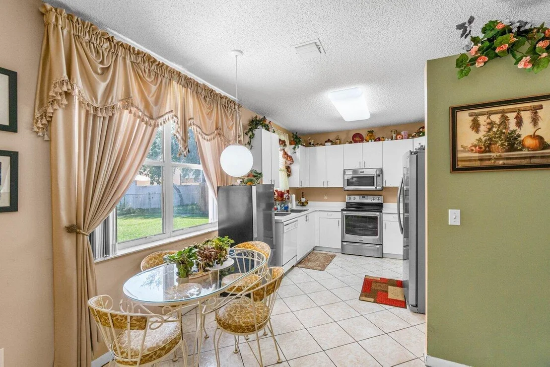 Photo of 7827 Oak Grove Circle