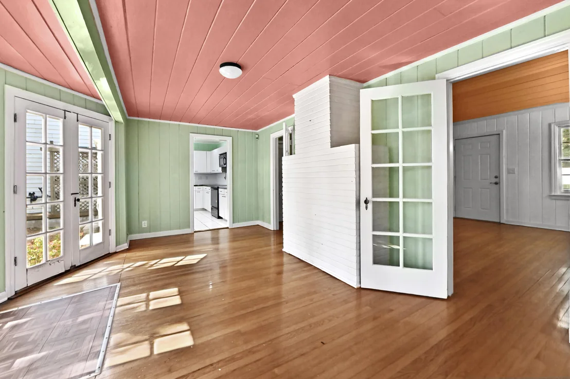 Photo of 53 Palm Square