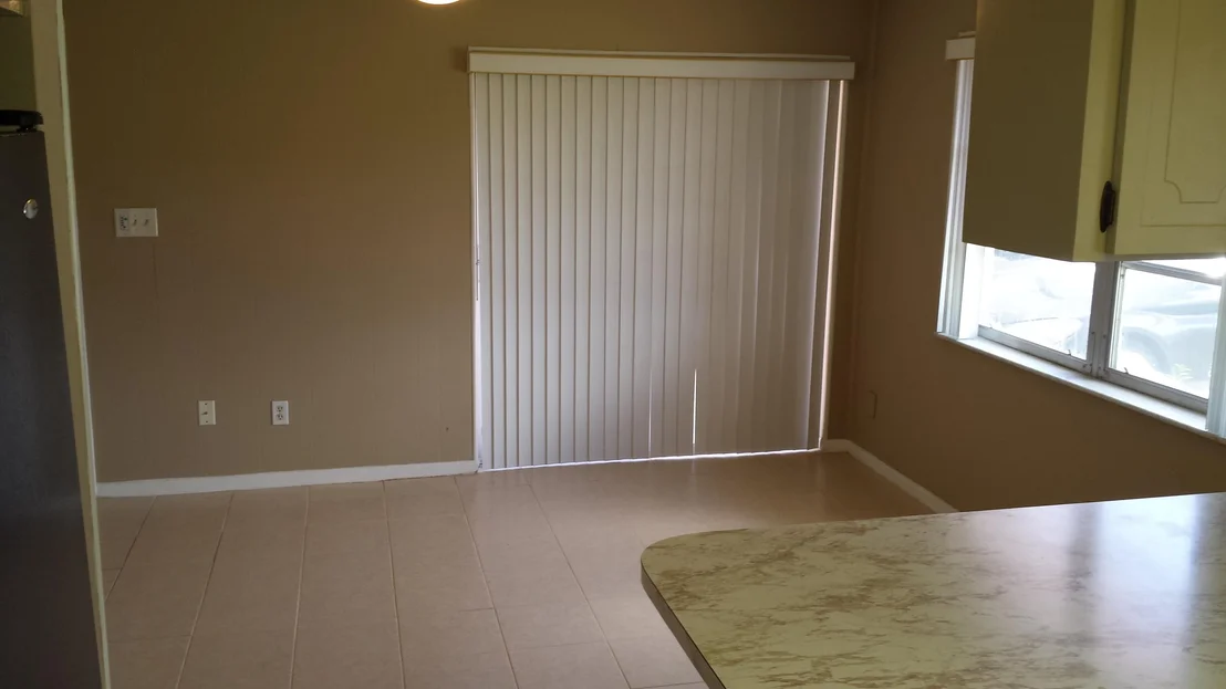 Photo of 381 SE Edgewood Drive