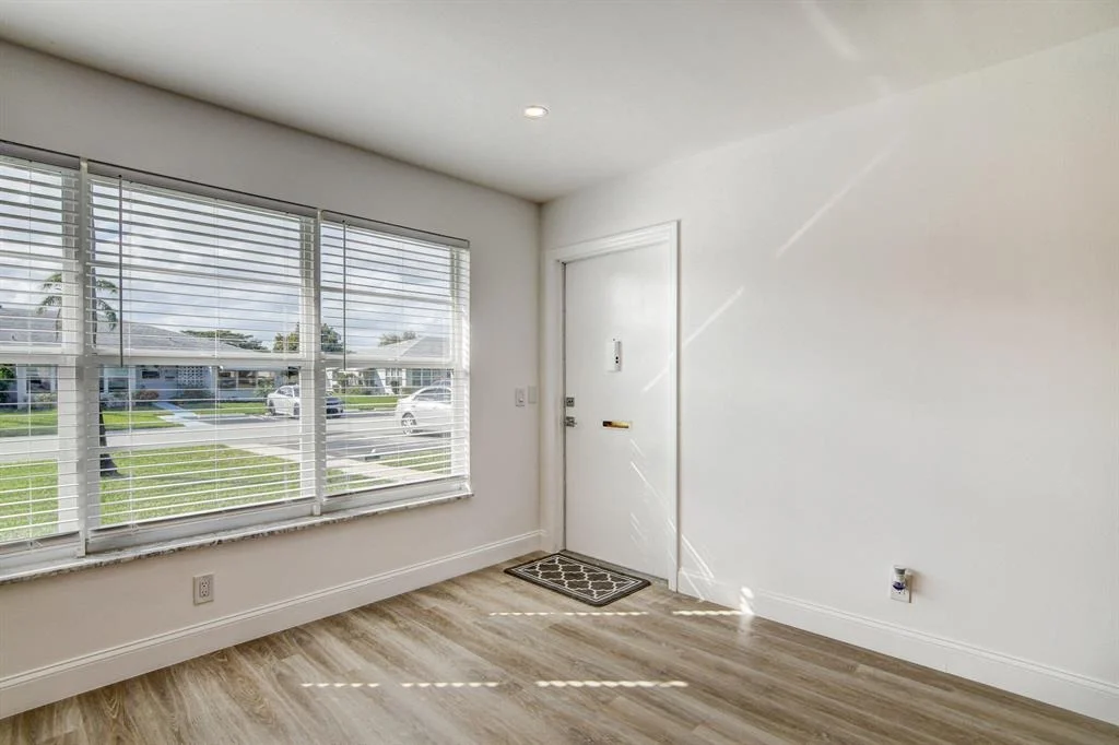 Photo of Unit B at 955 Circle Drive