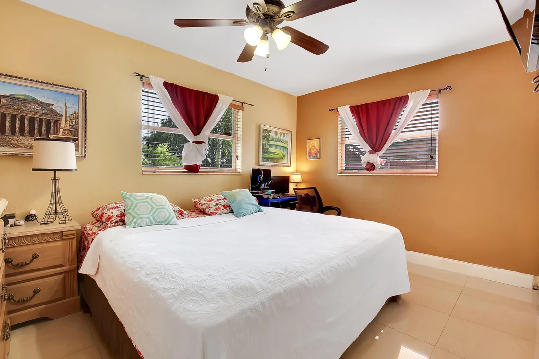 Photo of 2537 Cedarcrest Road