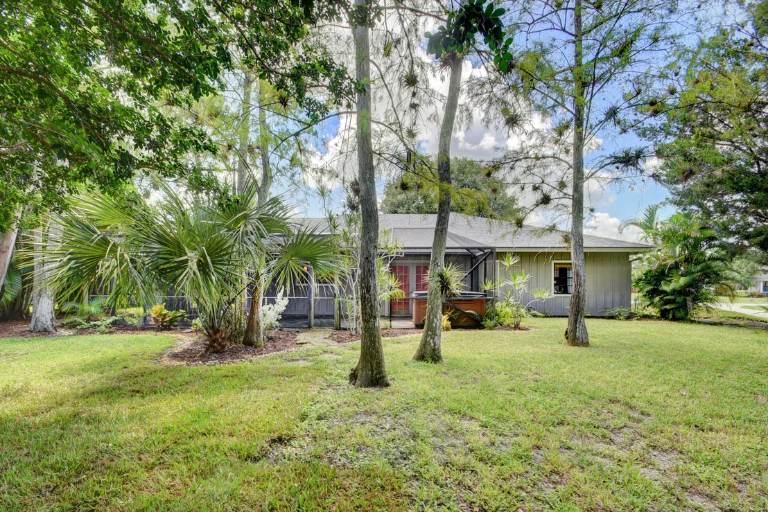 Photo of 822 Daffodil Drive