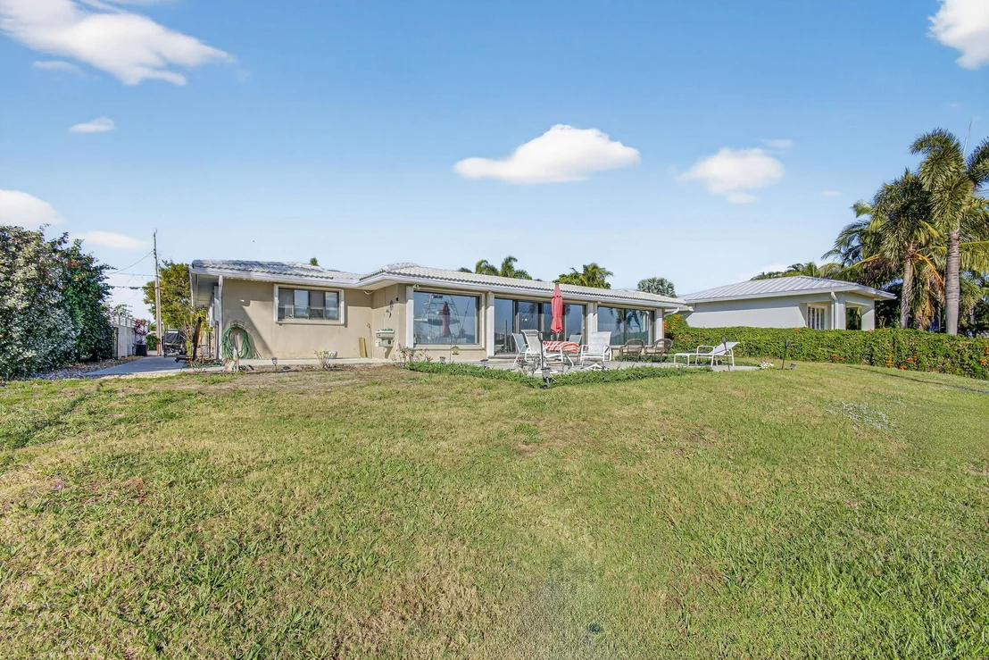 Photo of 752 Lagoon Drive