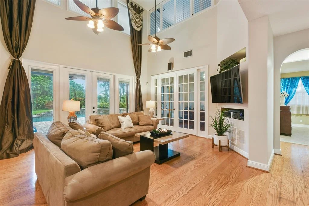 Photo of 352 Kingfisher Drive