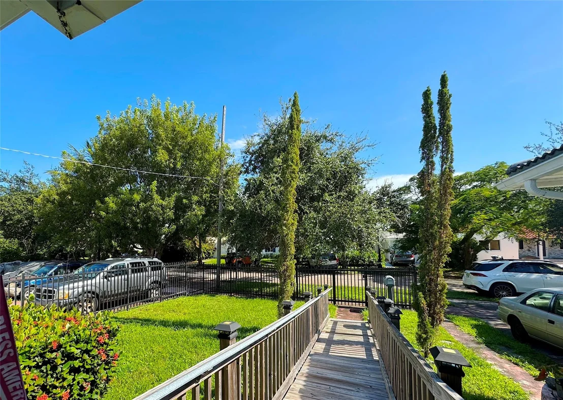 Photo of 1395 Biarritz Drive