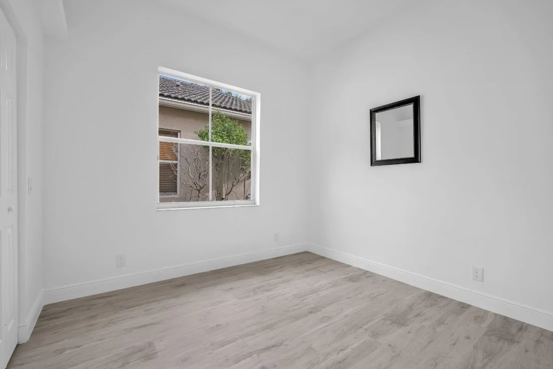 Photo of 941 Bluewood Terrace