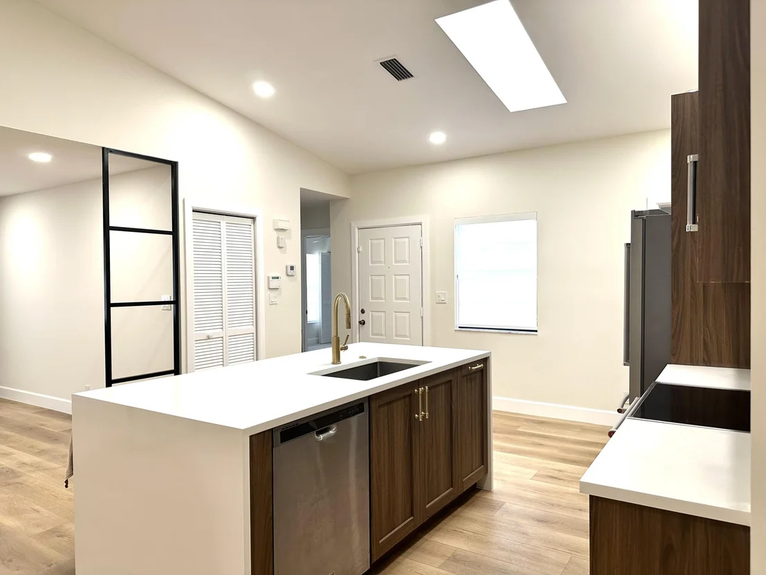 Photo of 6410 Royal Manor Circle