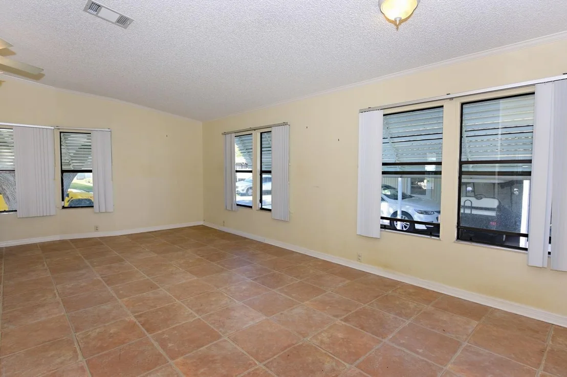 Photo of 550 Tarpon Drive