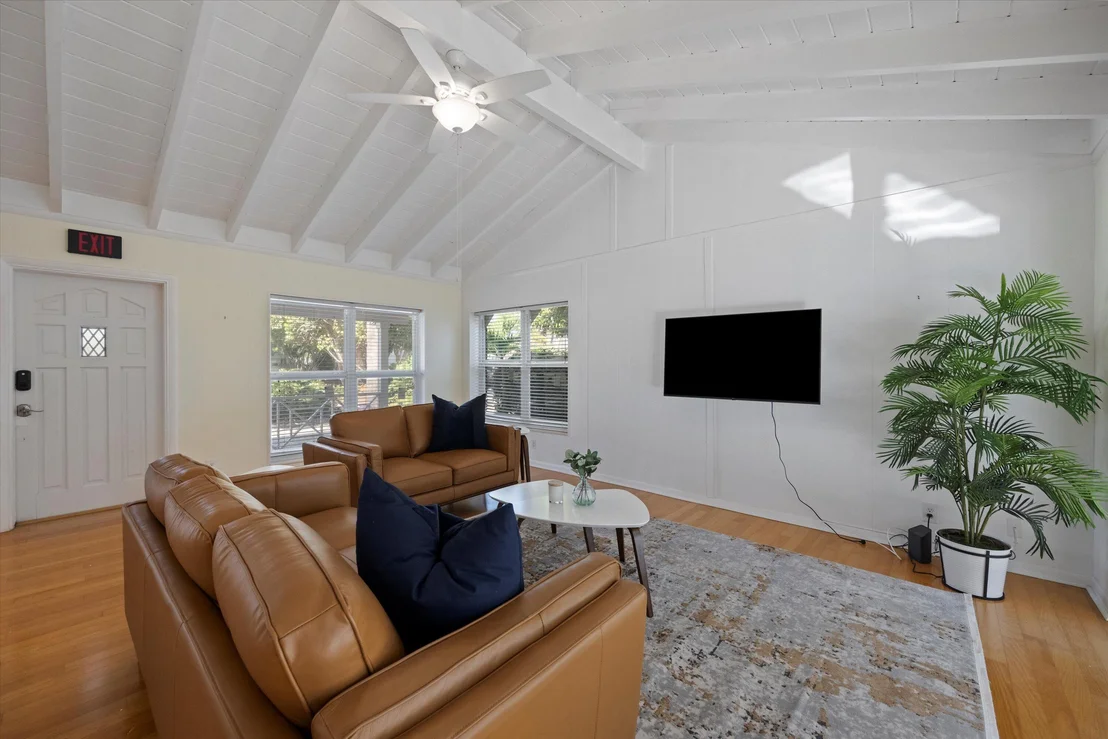 Photo of 430 Neptune Road