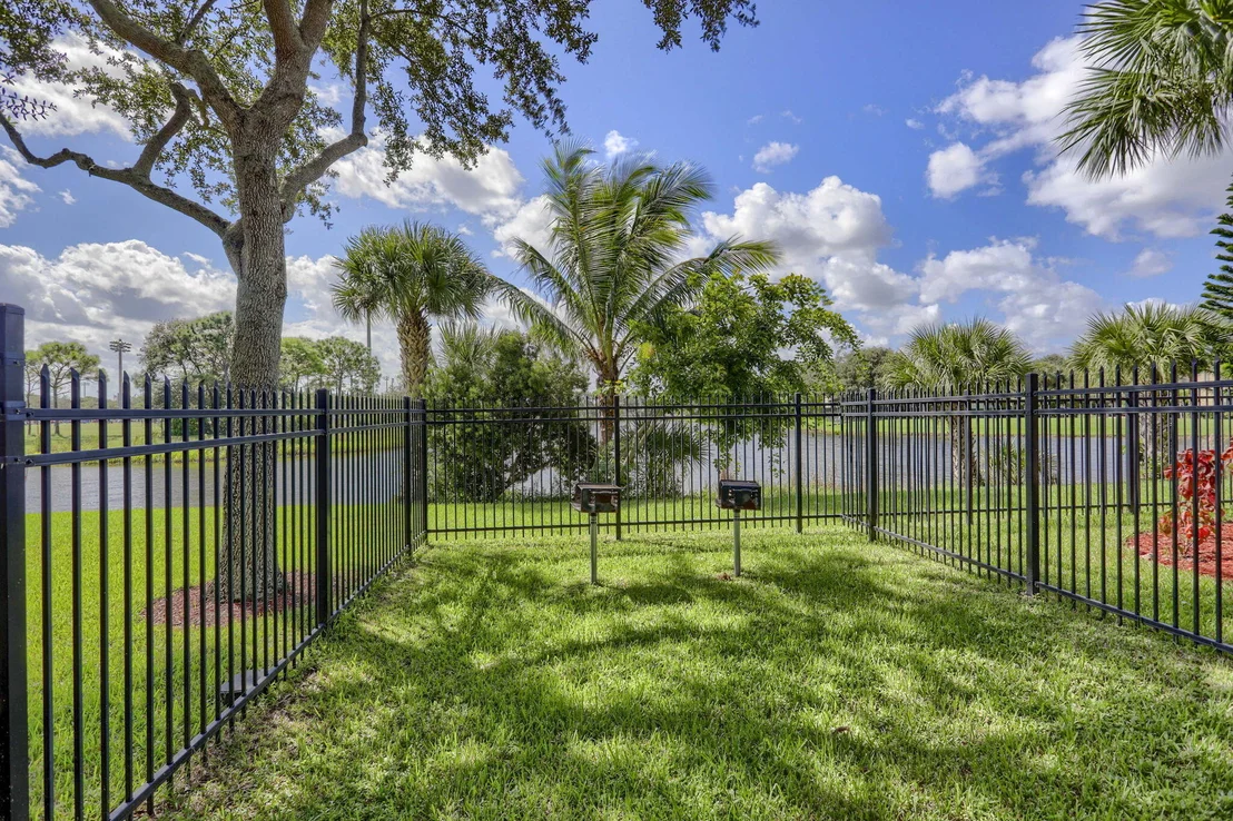 Photo of 6121 Spring Isles Boulevard
