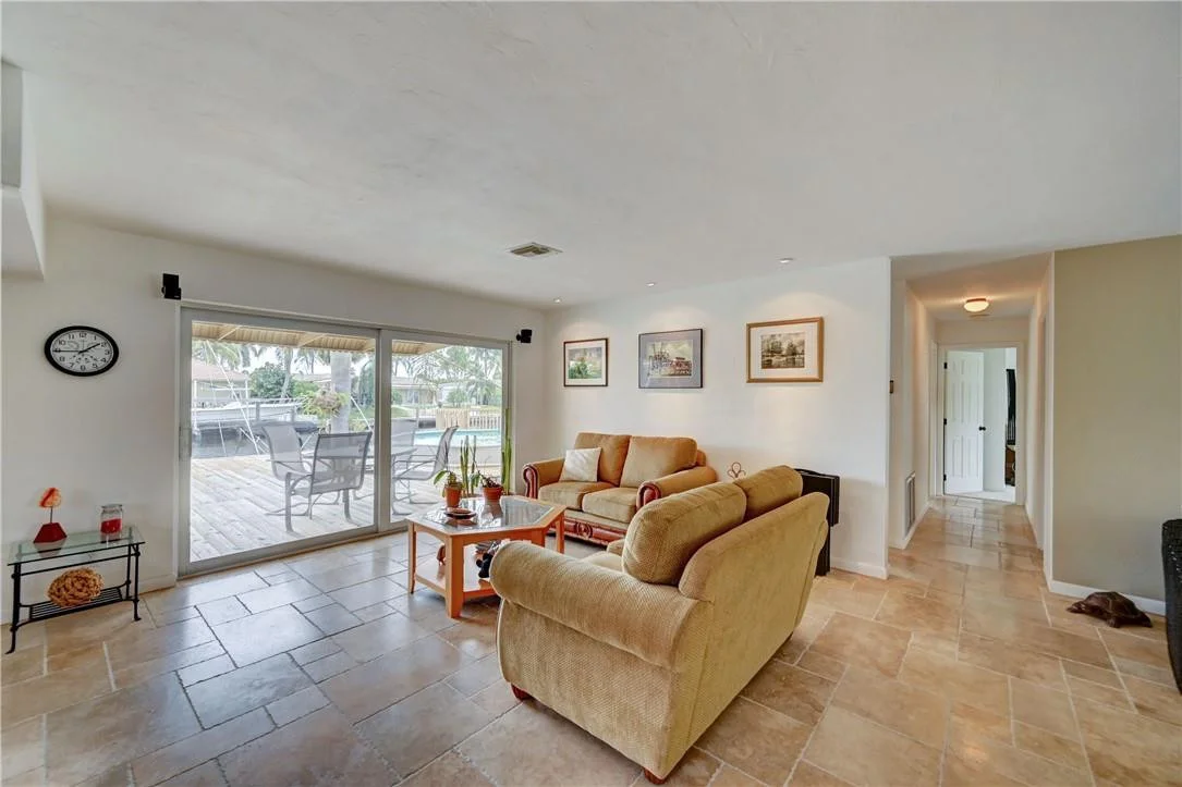 Photo of 660 SE 5th Avenue