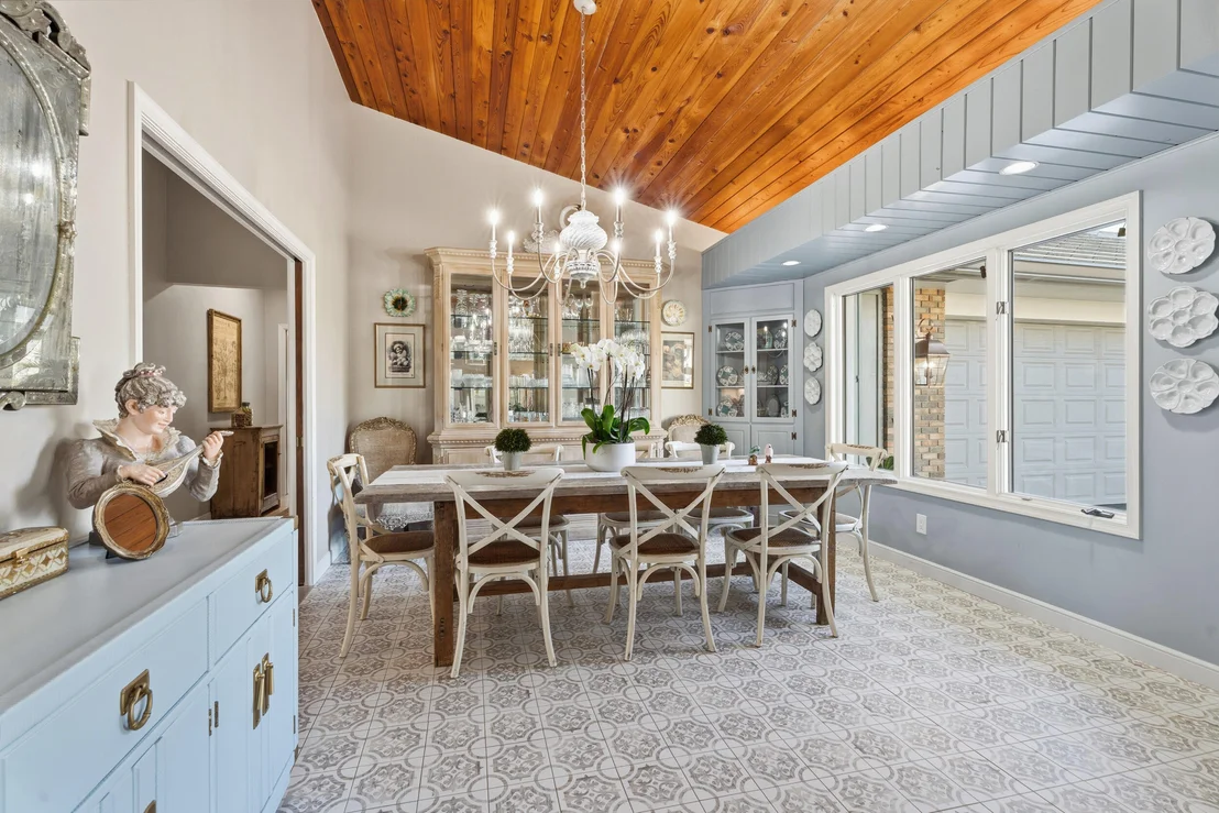Photo of 427 Glenbrook Drive