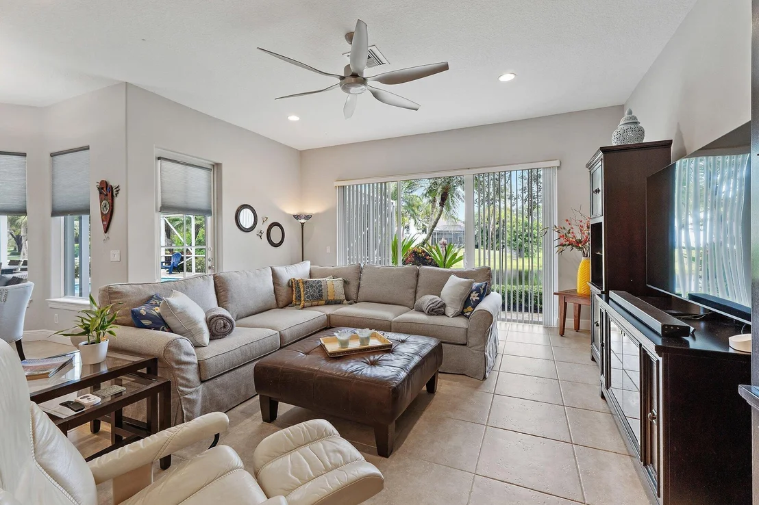 Photo of 18647 SE Lakeside Way