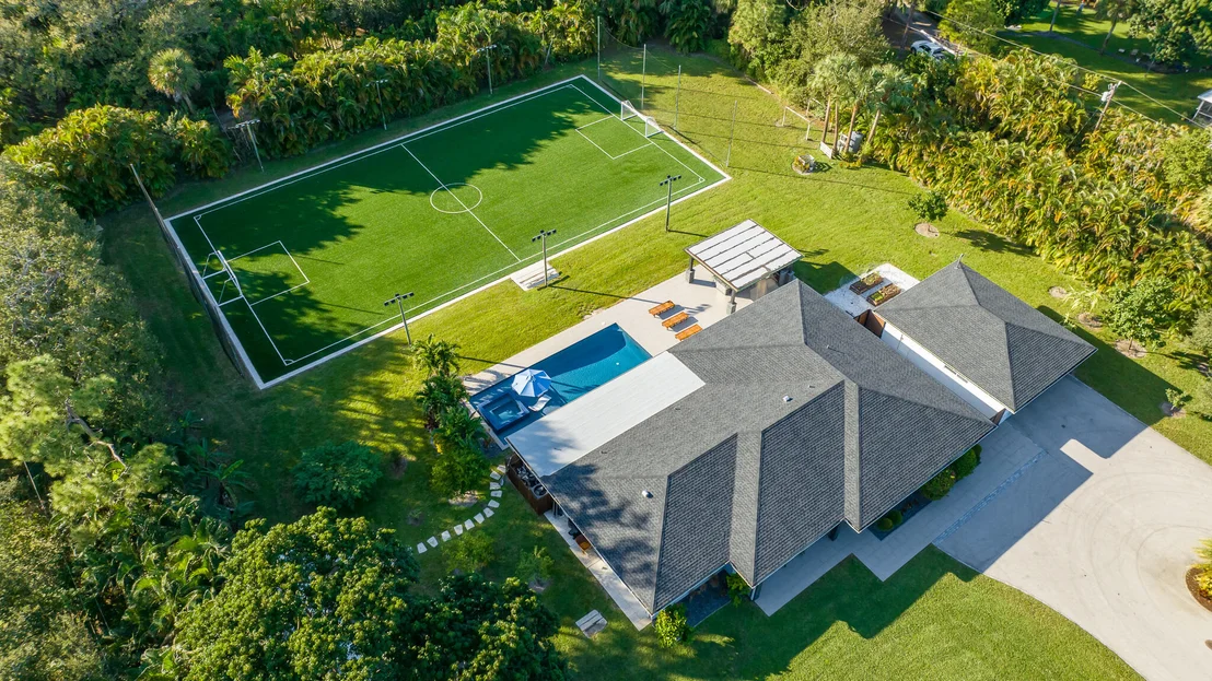 Photo of 7647 Lawrence Road