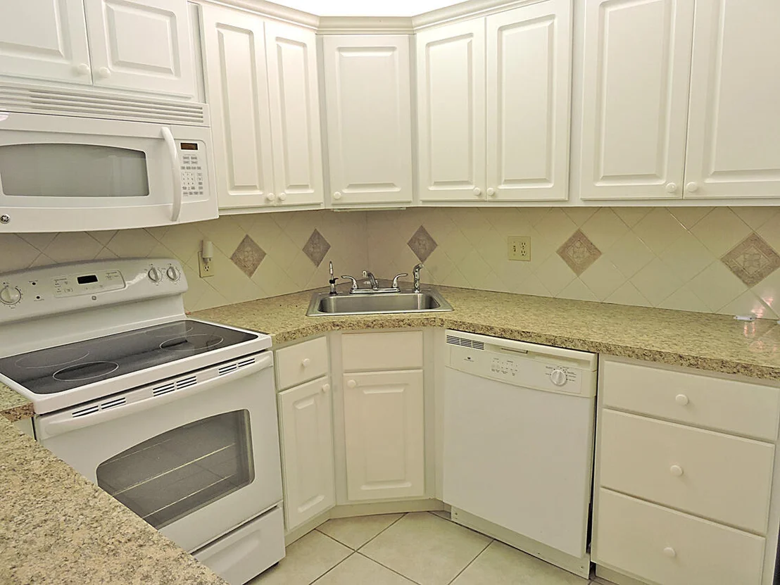 Photo of Unit D1 at 341 Pine Ridge Circle