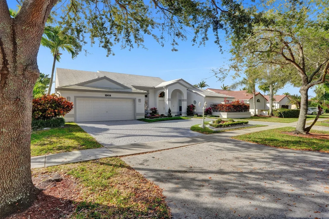 Photo of 10414 Bermuda Drive