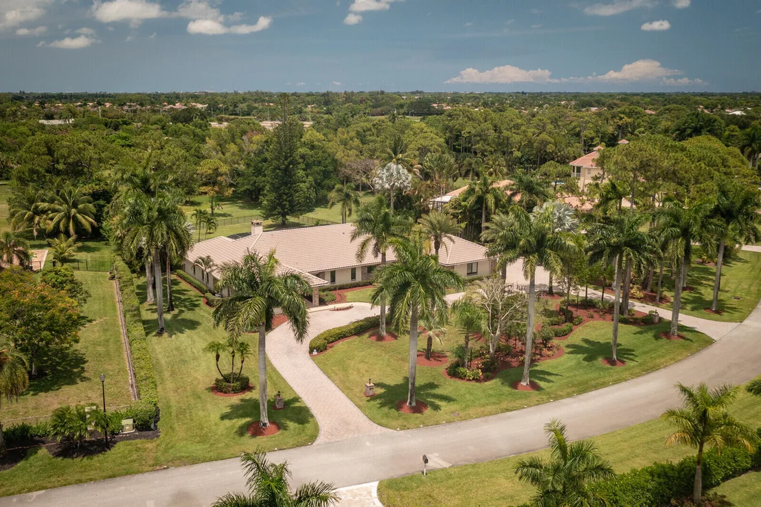 Photo of 9170 Dundee Drive Drive