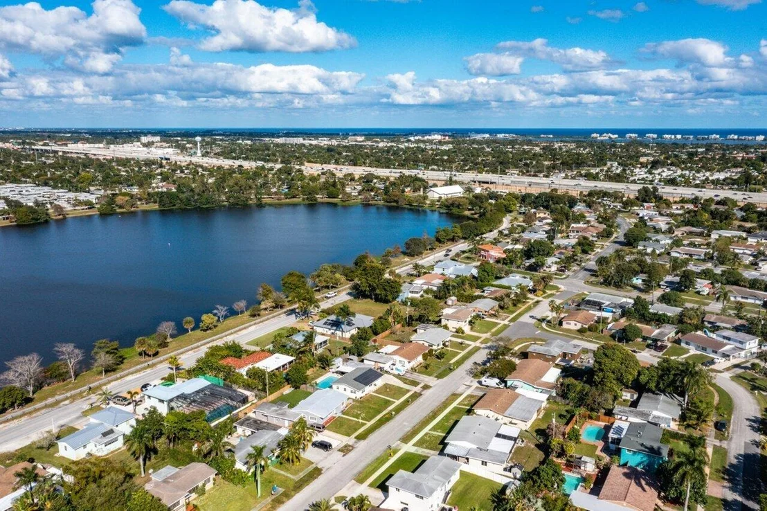 Photo of 1413 Crest Drive