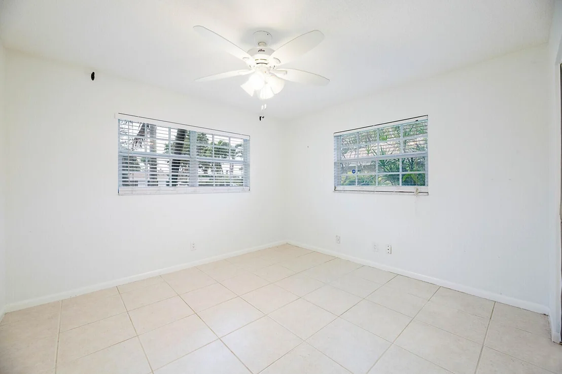 Photo of 643 Lindell Boulevard
