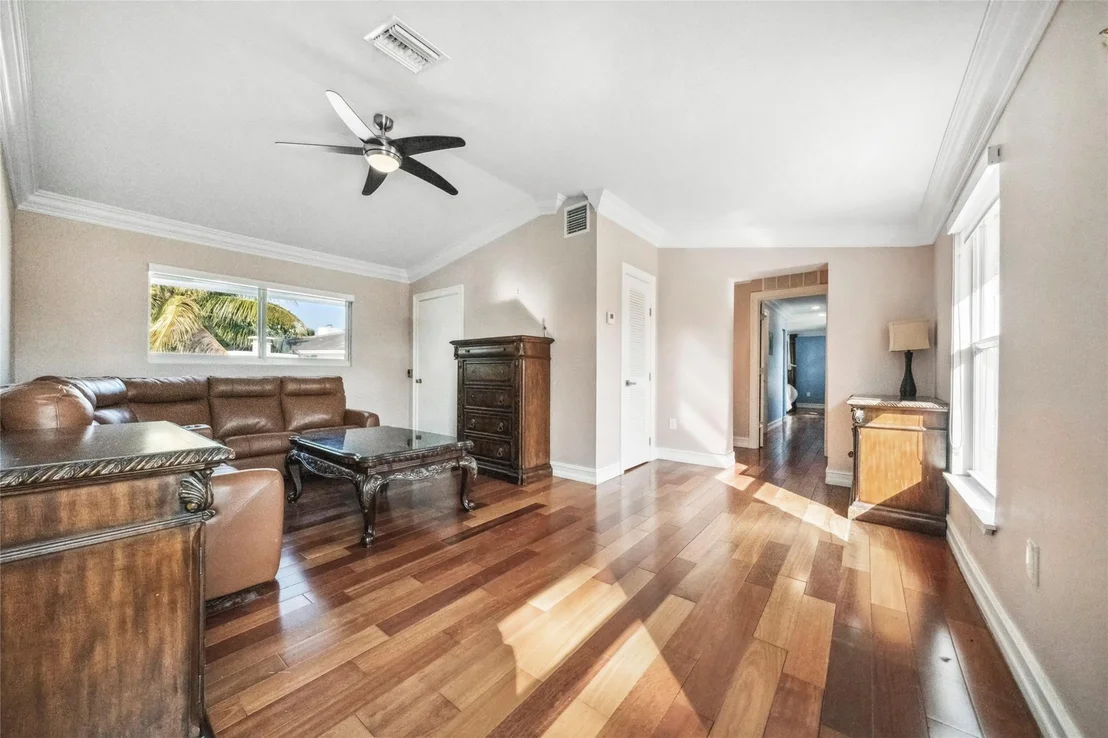 Photo of 2401 SE 8th Street