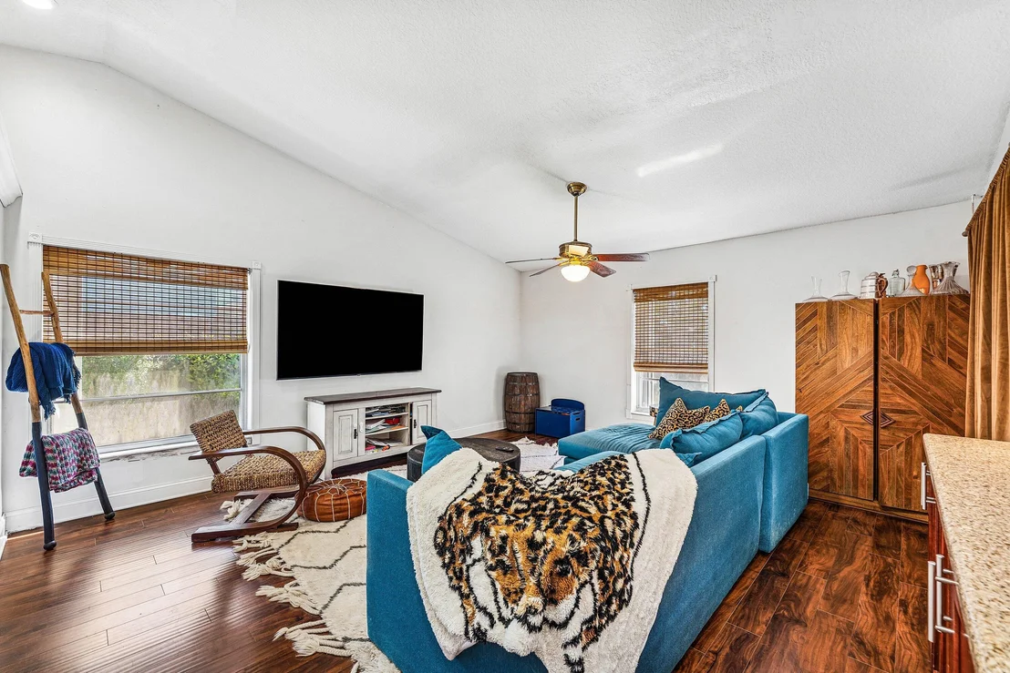 Photo of 838 NW 9th Way