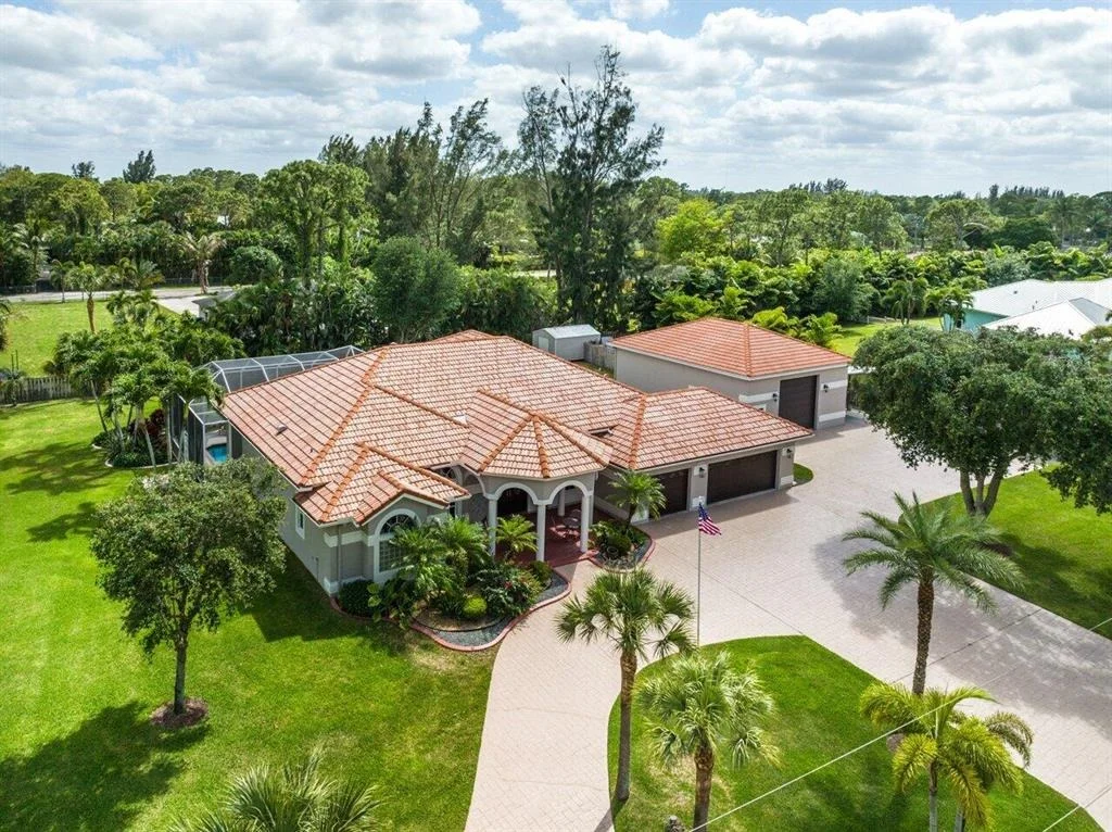 Photo of 8360 Arrowhead Drive