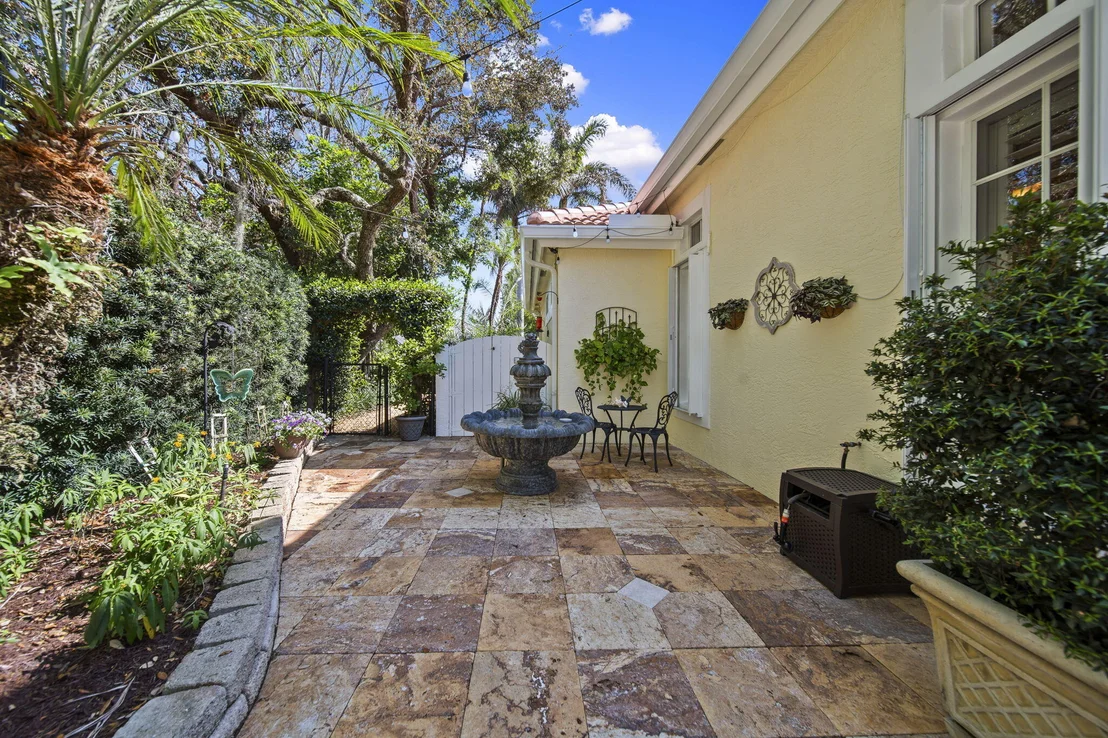 Photo of 4 Castle Hill Way