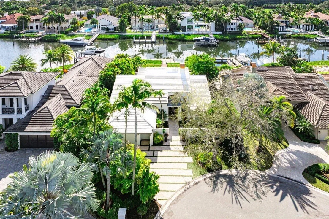 Photo of 215 Island Drive