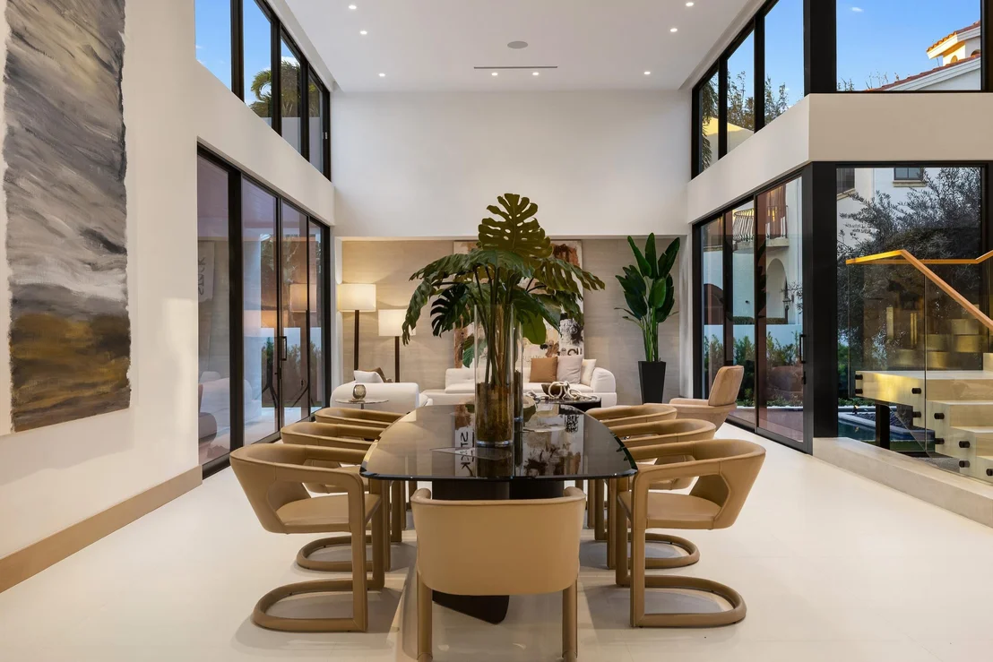 Photo of 1351 Cocoanut Road