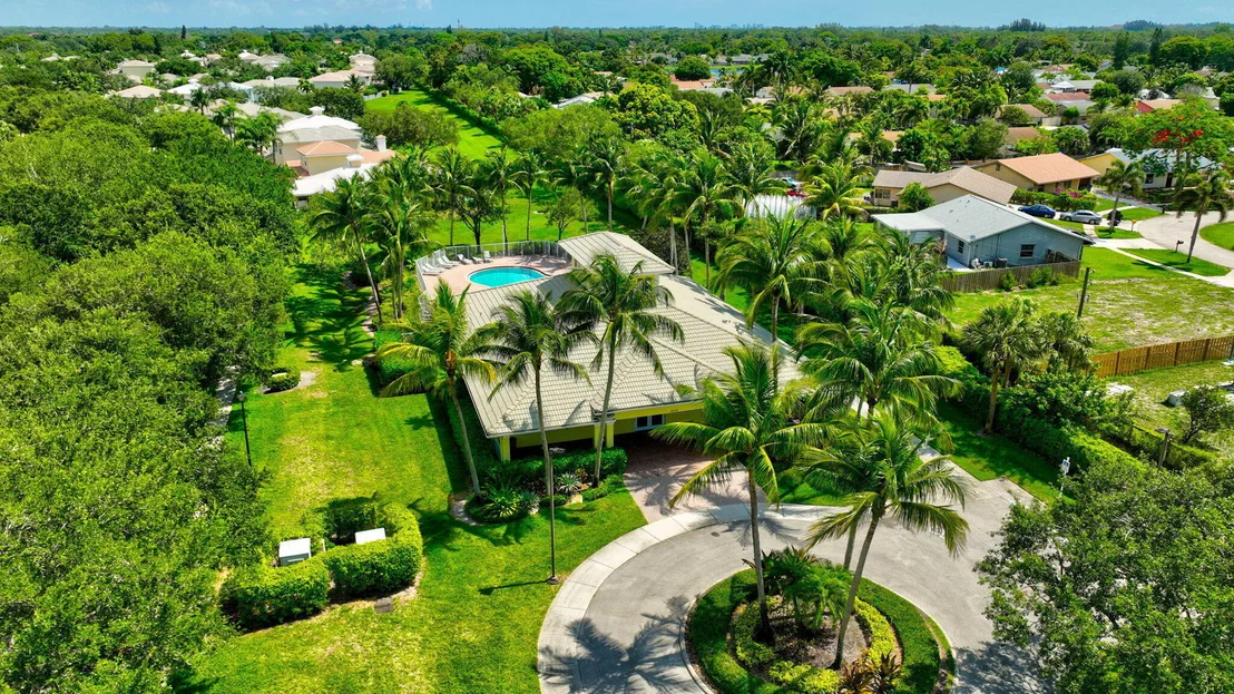 Photo of 6788 Hendry Drive