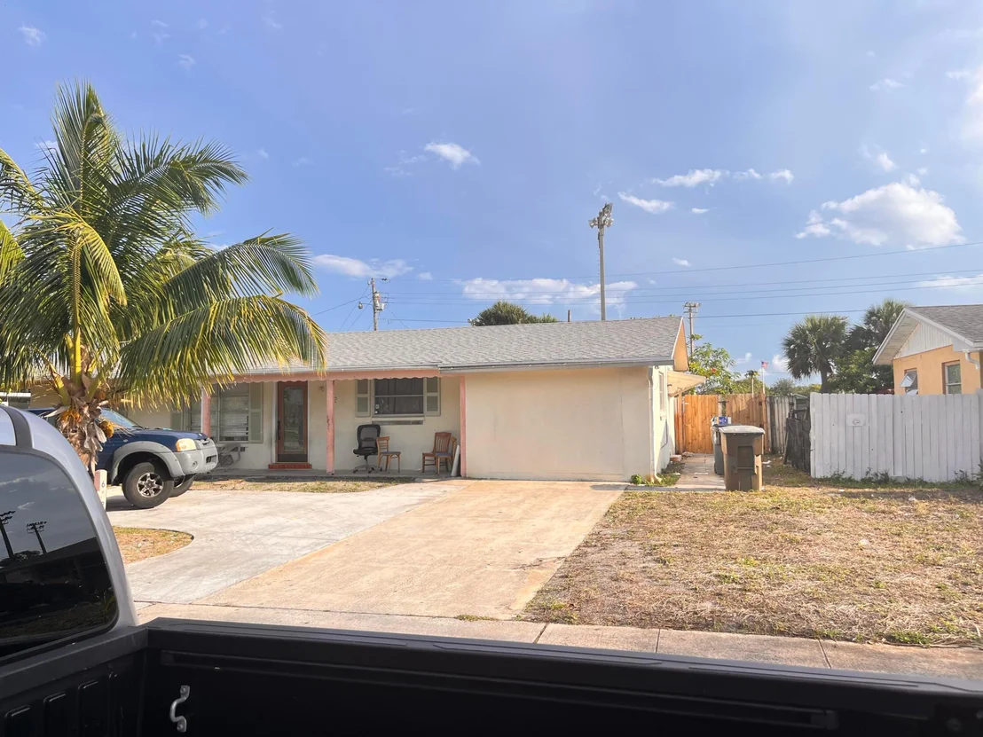 Photo of 612 Date Palm Drive