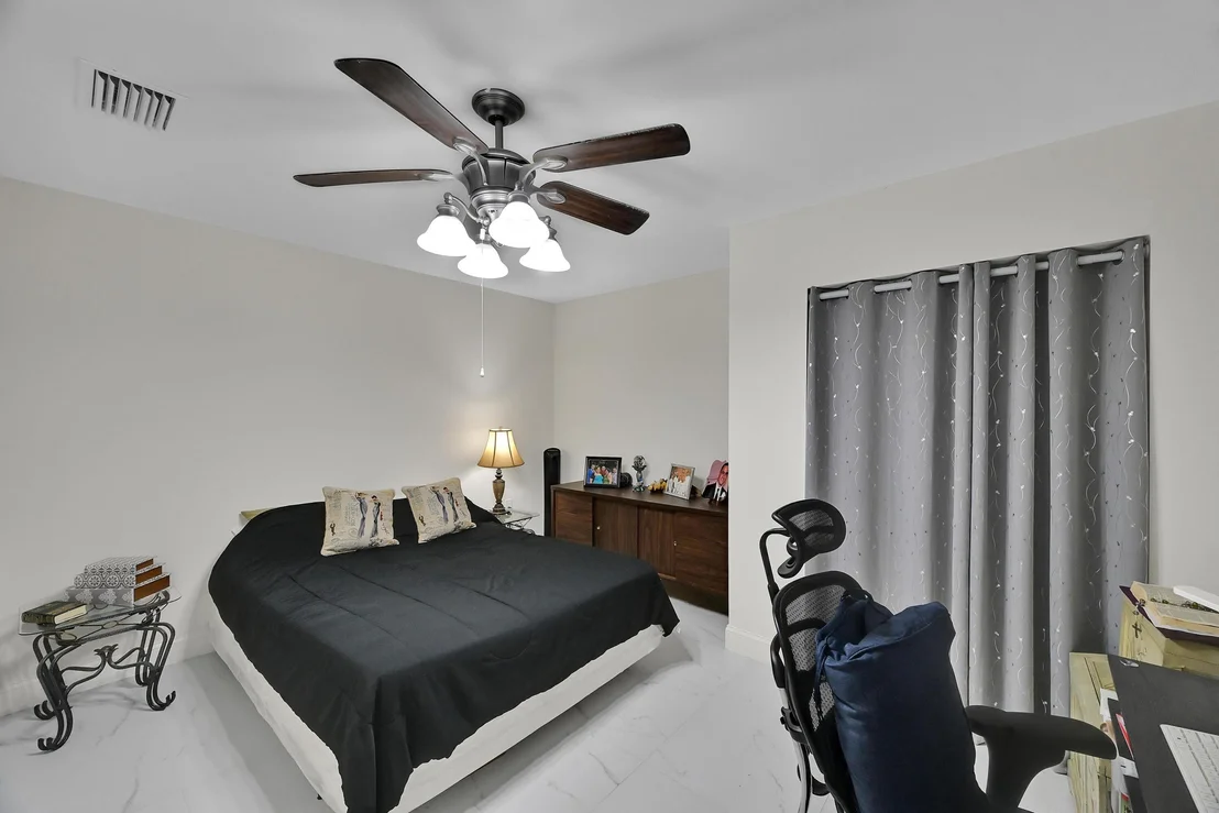Photo of 2404 Dade Road