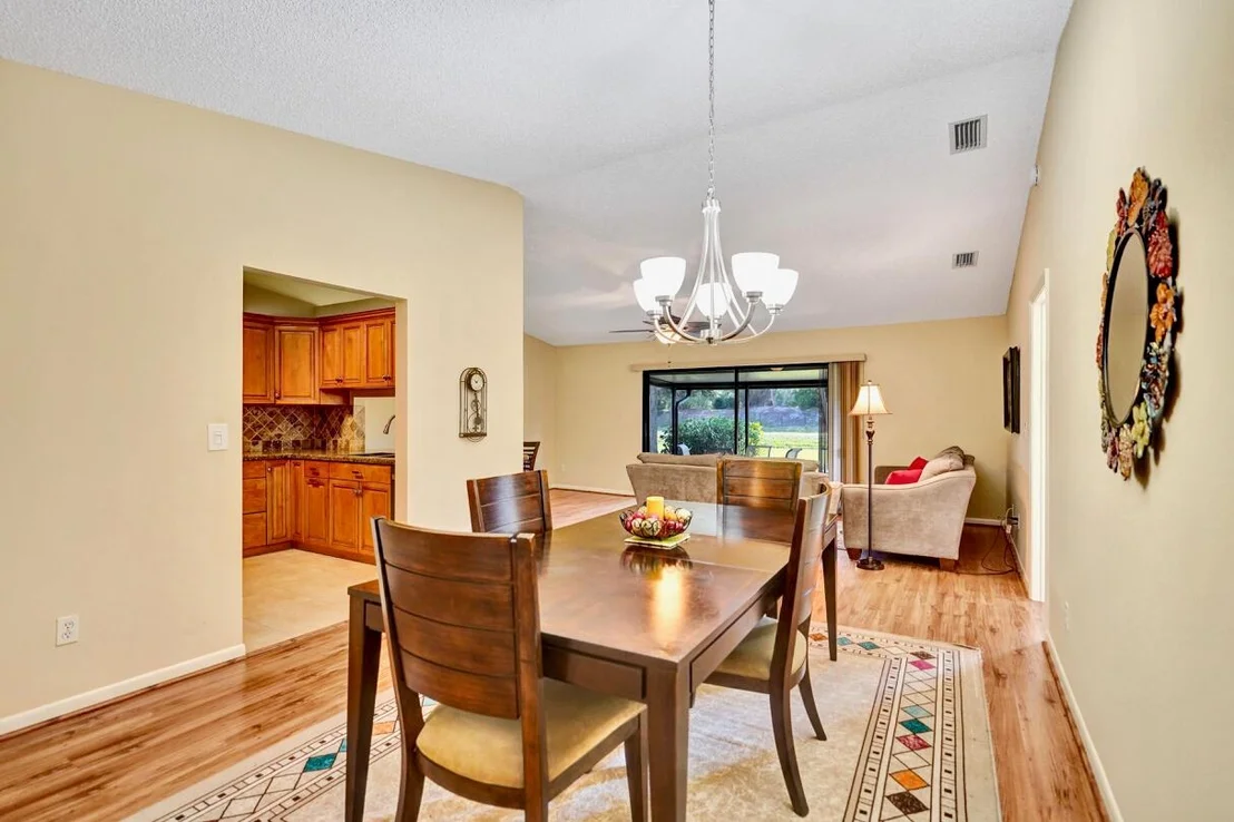 Photo of 124 Mayfair Lane