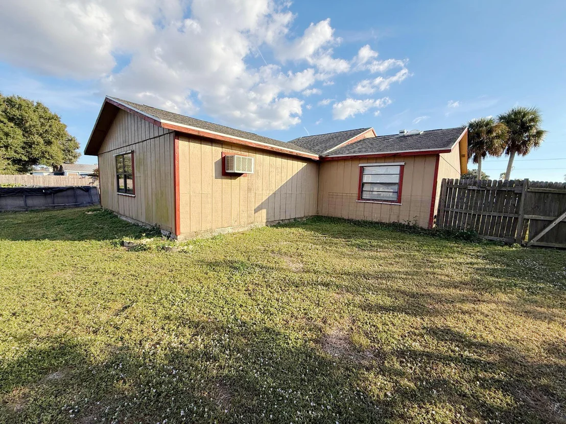 Photo of 2361 SE 27th Street