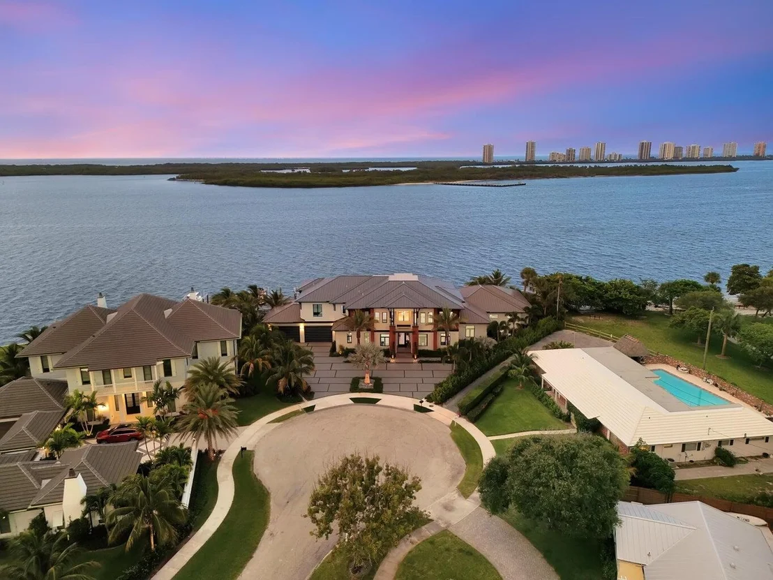 Photo of 712 Lakeside Circle